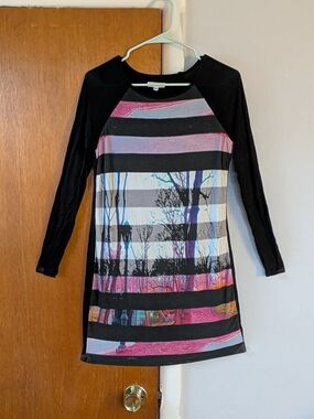 Woman's Trina Turk Long Sleeve 3d Grafic 2 Layered Dress.. Size M